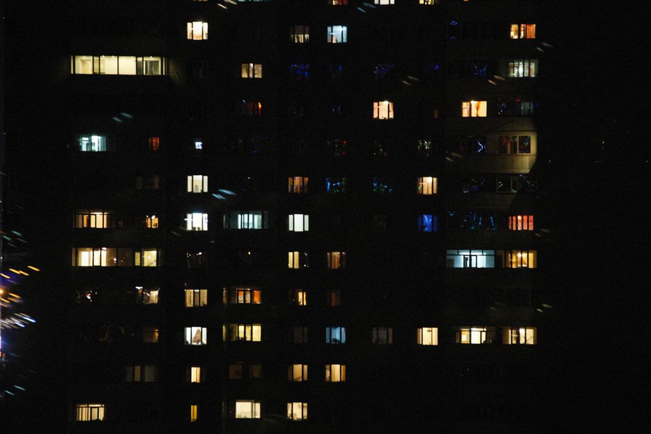 Small Space, Big Glow: Cozy Lighting for Apartments and Tiny Rooms